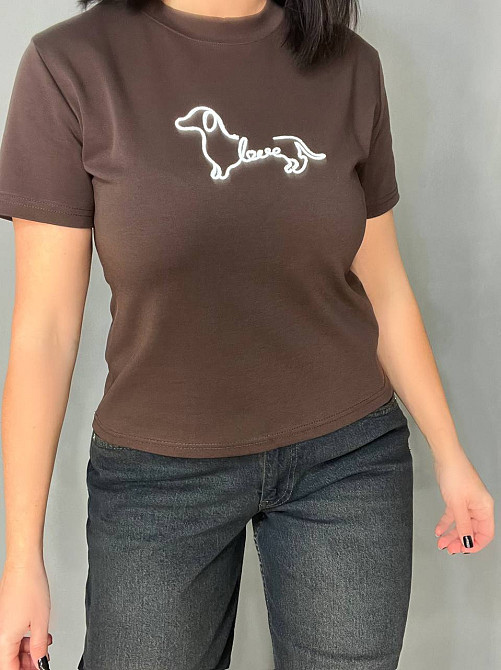Футболка жіноча A-N 25195 однотонна базова з вишивкою собачки попереду середня довжина  one size, коричневий, one size Київ - фото 15
