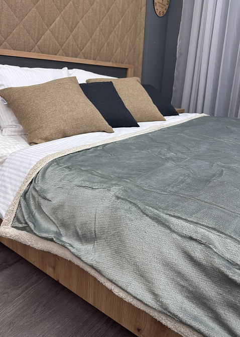 Плед двосторонній 155х200 см (+-5см) із штучною овчиною Світло-сірий з бежевим (87-066) Київ - фото 5