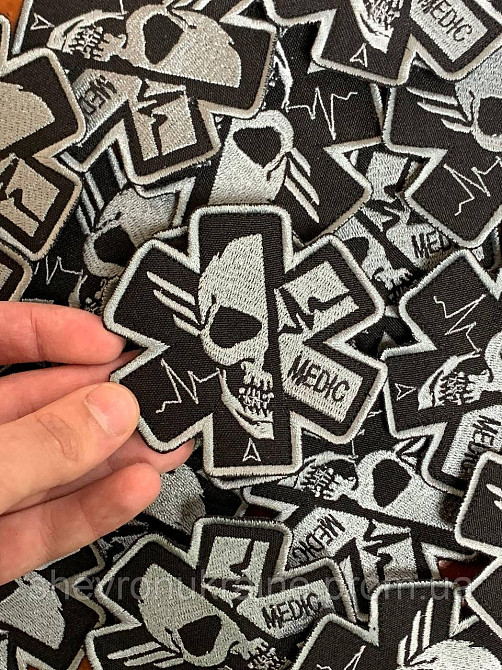 Шеврон MEDIC (Форма контурна. На липучці) Розмір 8x8см Київ - фото 4