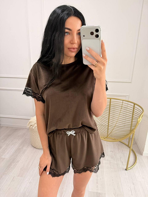 Жіноча піжама двійка з велюру з мереживом Шоколад Одеса - фото 7