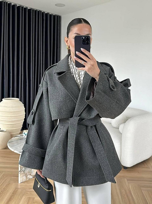 Женское короткое утепленное пальто оверсайз 42-46 Графит Одесса - изображение 3