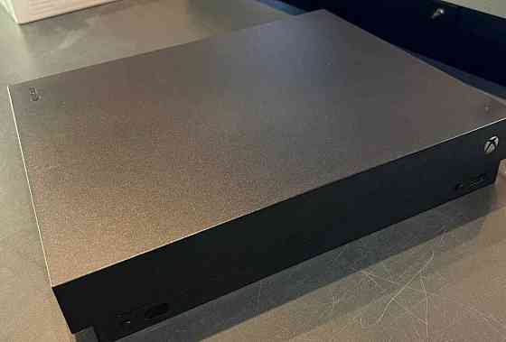 Стаціонарна ігрова приставка X-Box One X 1 TB Харків