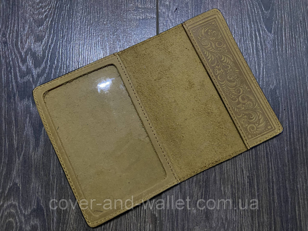 Шкіряна обкладинка на паспорт ручної роботи жовтого кольору Puos Київ - фото 6