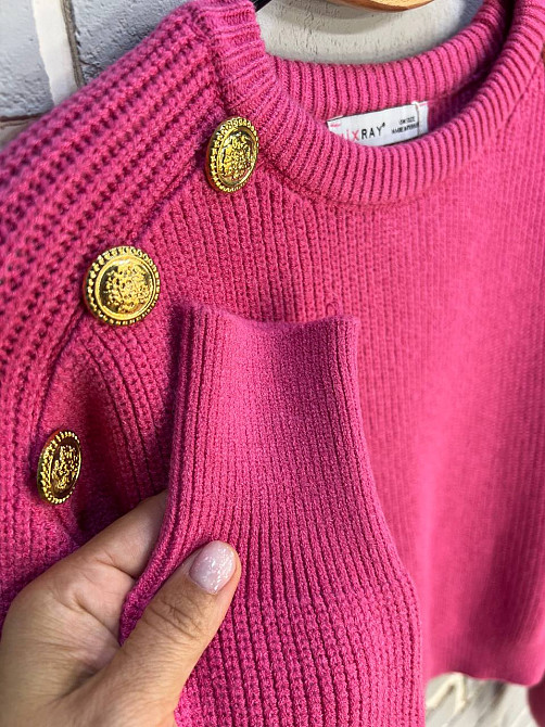 Свитер женский MIX RAY 6733 золотые пуговицы на плечах укороченный свободный, малиновий, one size Киев - изображение 8