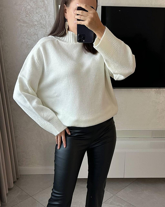 Женский оверсайз свитер машинная вязка Молочный Одесса - изображение 2