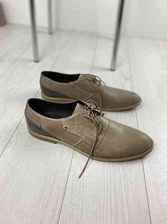 Туфлі чоловічі VADRUS шкіряні світлі розмір 44 (артикул не вказано) Коломия