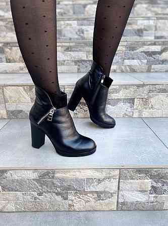 Черевики жіночі D and V чорні натуральна шкіра висота каблука 9см розмір 40 (1221) Коломия
