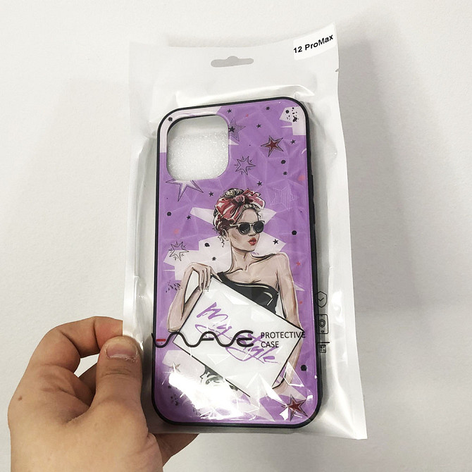 Чохол на Apple Iphone 12 Pro Max дівчина в окулярах. Колір фіолетовий HR-17 Львів - фото 2
