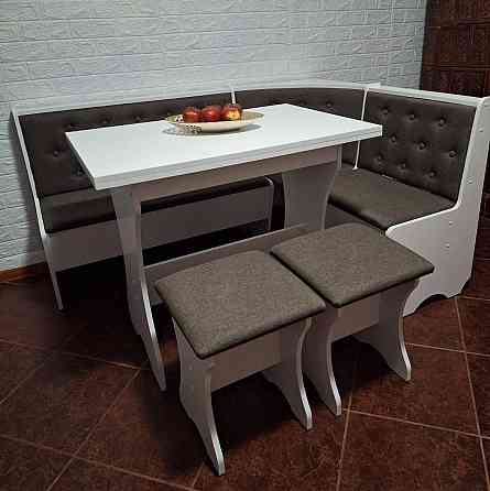 Уголок на кухню со столом и табуретами (правый/левый) 154х114 см Семейный - комплект Белый Львов