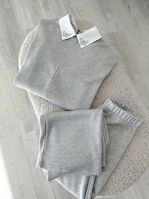 Женский деловой костюм с воротником и манжетами Одесса - изображение 4