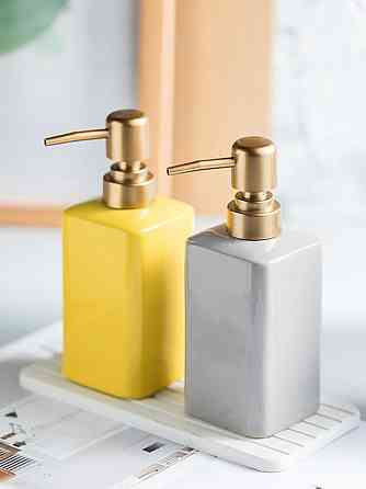 Стильний диспенсер для мила з кераміки на 320 мл, пляшка з дозптором для рідкого мила чи шампуню, Сірий Кам'янець-Подільський