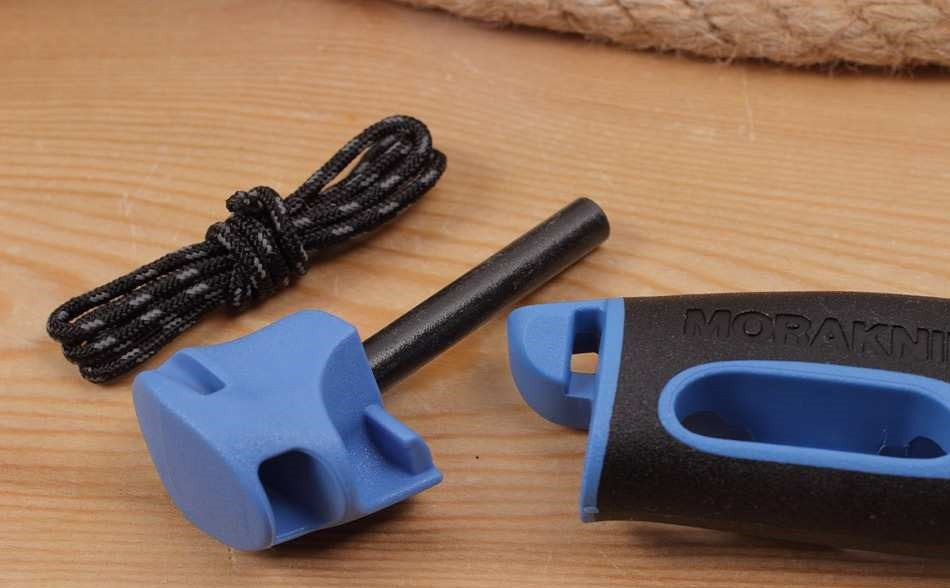 Туристический Нож с кресалом Morakniv 