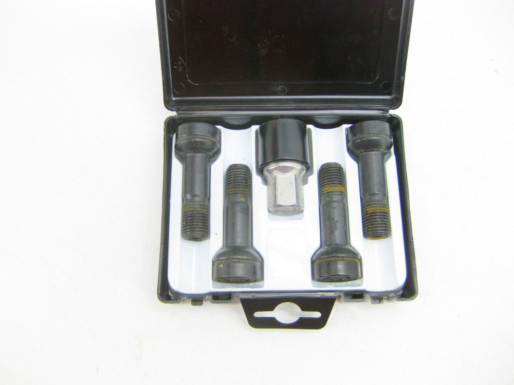 Mercedes-Benz  A0019901707 Набір секретних ступичних болтів M14 x 1.5 x 45 мм GLC Coupe C253 GLC X253 E-class W213 E-class S213 Одеса - фото 1