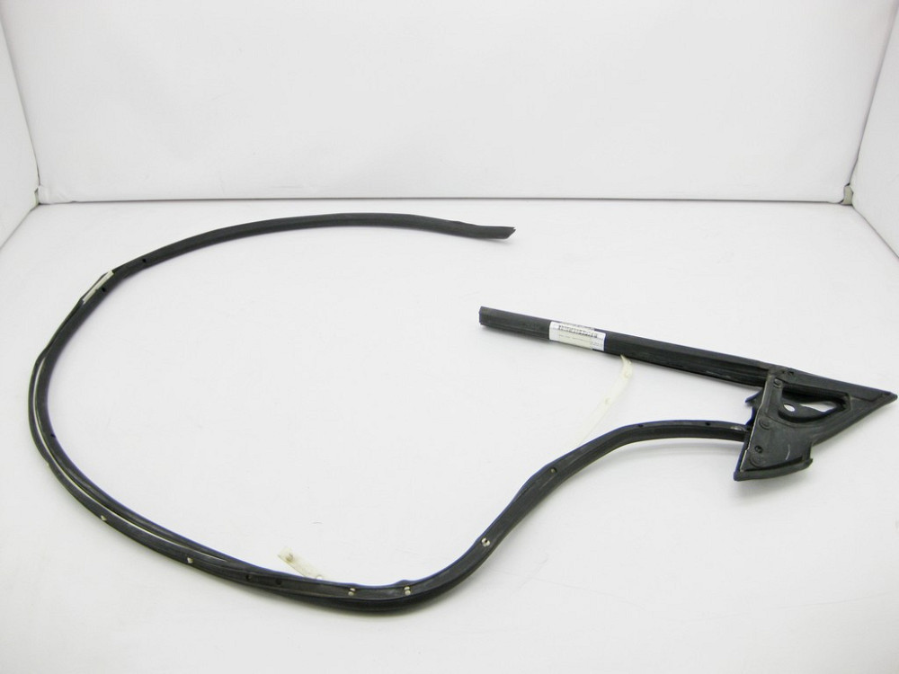 Mercedes-Benz  A2097200254 Ущільнювач над правим опускним склом CLK C209 Одеса - фото 4