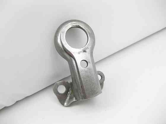 Mercedes-Benz  A2712231341 Кронштейн - вуха передня права двигуна M271 R4 1.6 1.8T E-Class W211 W212 C-Class W203 W204 CLK C209 Одесса