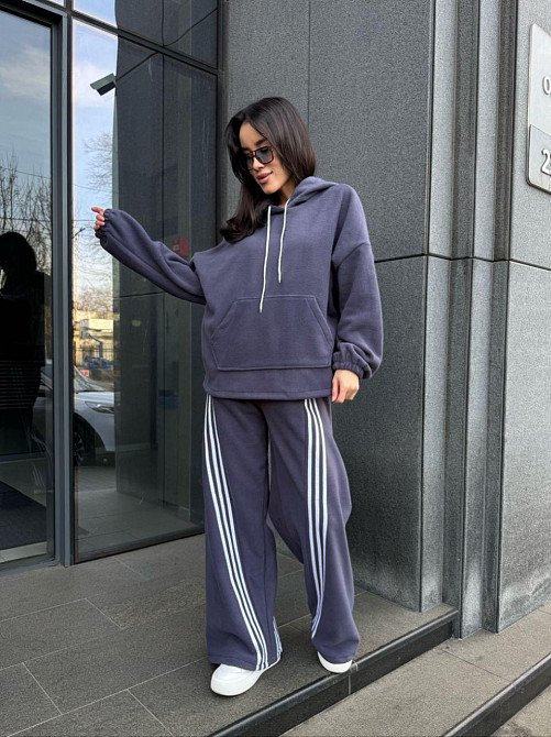 Женский теплый костюм двойка с лампасами из турецкого флиса Серый, 46/48 Одесса - изображение 9