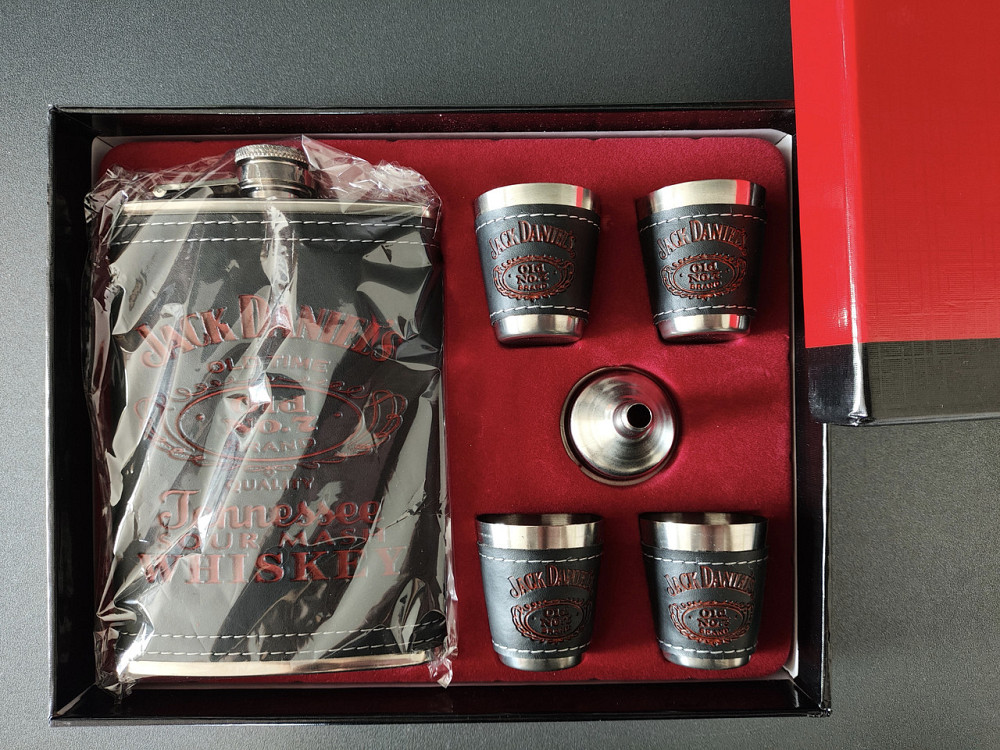 Чоловічий подарунковий комплект фляга зі стопками Смела - изображение 3