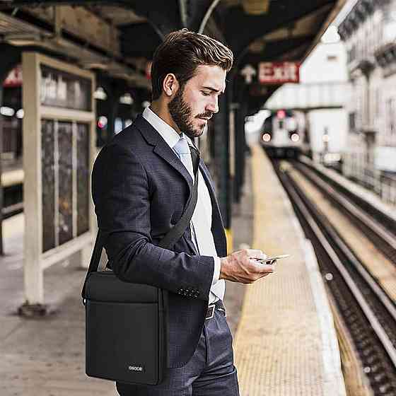 Мужская водонепроницаемая сумка через плечо мессенджер для работы и путешествий черная Киев