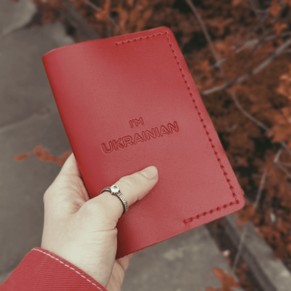 Шкіряна паспортниця Червона Юа, стильний практичний чохол зі шкіри з тисненням, обкладинка для паспорта жіночаMasterSem Київ - фото 4