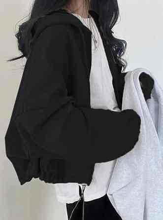 Женская укороченная оверсайз худи на молнии с капюшоном двунитка Одесса