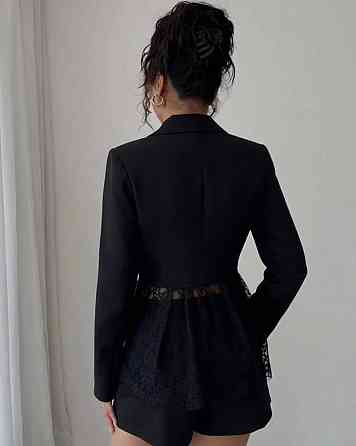 Женский стильный костюм двойка: жакет с кружевом и шорты костюмка Одесса