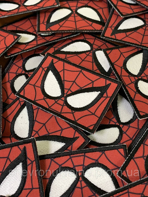 Печатный шеврон что светиться ЧЕЛОВЕК ПАУК (Форма щит. На липучке) Размер 5.5x8см Киев - изображение 3