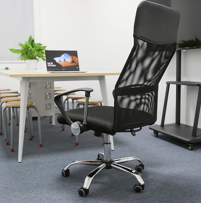 Крісло поворотне Q-025 чорне Киев - изображение 3