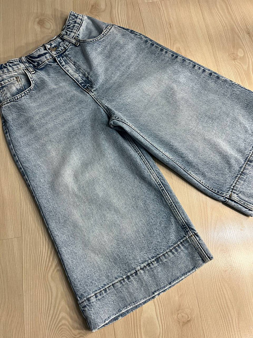 Шорти жіночі джинсові Sherocco 394-1 бермуди довгі нижче коліна резинка на талії манжет знизу блакитні , блакитний, 26, 26, 78 см, 107 см Київ - фото 3