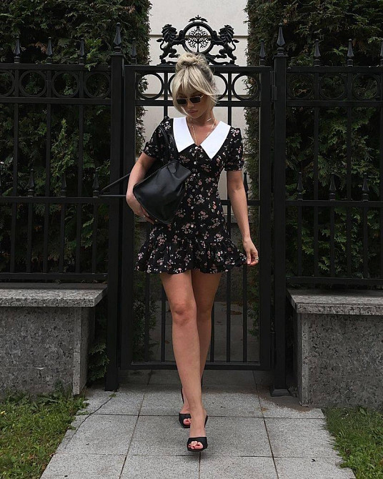 Женское принтованное мини платье на пуговицах с белым воротником турецкий штапель / софт 42/44, Черный Одесса - изображение 4