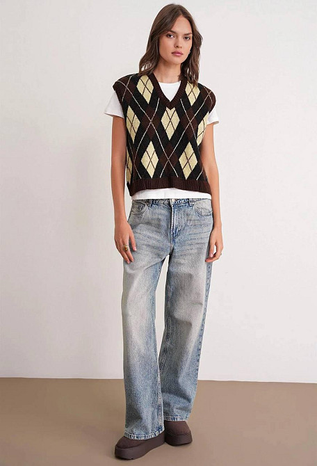 Женский теплый оверсайз жилет с геометрическим орнаментом Шоколад Одесса - изображение 2