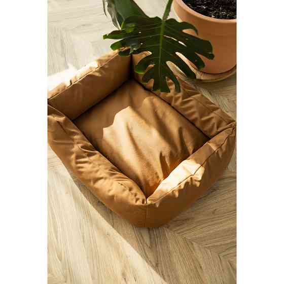 Водоотталкивающий лежак со съемным чехлом и двухсторонней меховой подушкой Incor Коричневый 10040 Киев