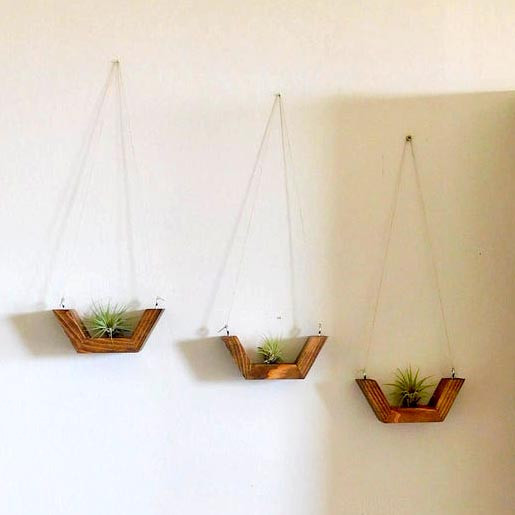 Полка настенная для цветов 