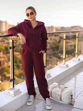 Утепленный спортивный костюм женский 