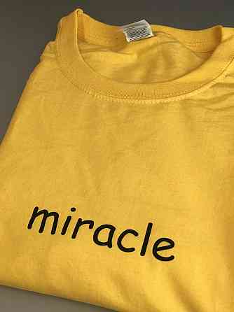 Футболка з написом miracle Чернівці