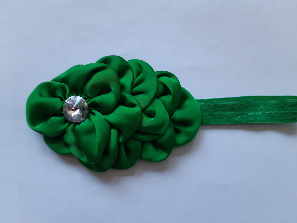 Нарядная повязка детская зеленая - цветок 10см, размер универсальный (на резинке) Киев - изображение 1