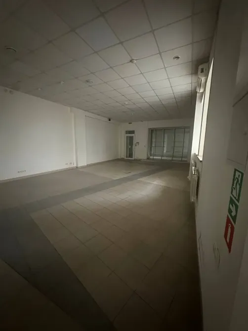 Червона лінія, центр міста. Був "ПриватБанк" Ремонт як на фото Дніпро - фото 4