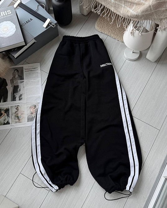 Жіночі стильні сезонні штани з тринитки на флісі. Чорний Одеса - фото 5