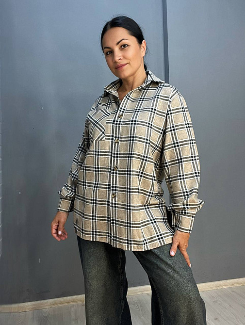 Сорочка жіноча Ariadna 8052 картата оверсайз розрізи по боках one size, бежевий, one size Київ - фото 11