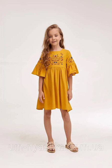 Детское вышитое платье 