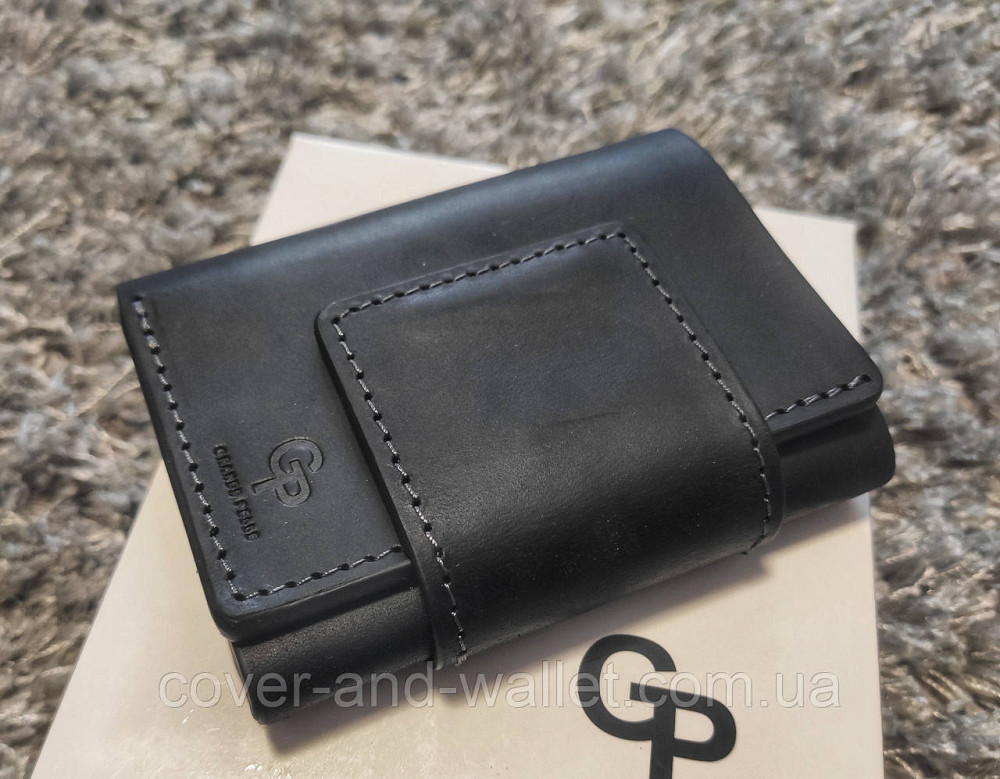Маленький шкіряний гаманець чорного кольору на магнітах Grande Pelle Київ - фото 1