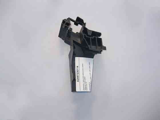 Mercedes-Benz  A2057230114 Тримач - кронштейн рами ручки та замка передніх лівих дверей C-Class W205 Одеса