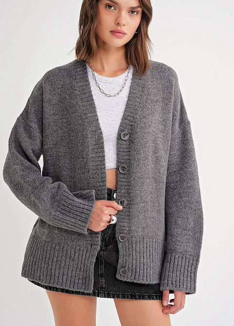 Женский базовый вязаный оверсайз кардиган на пуговицах Графит Одесса - изображение 1