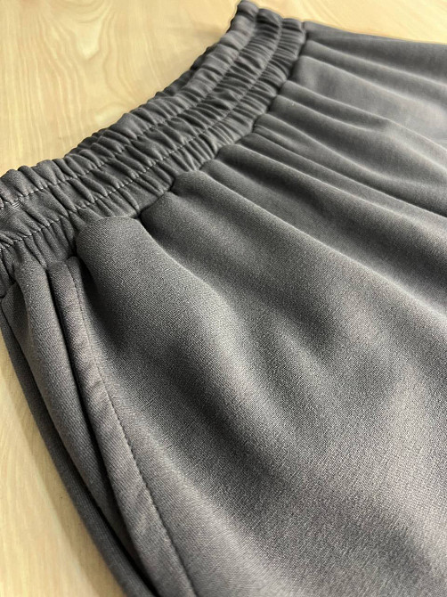 Штани жіночі CREP 82171 палаццо на резинці з кишенями вільні від стегна біфлекс графіт, графіт, M Київ - фото 11