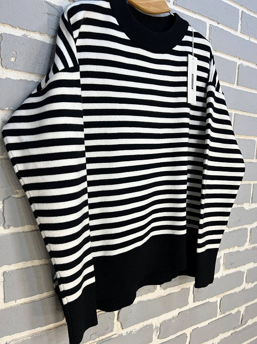 Светр жіночий Accorddream 9880 смуга оверсайз розрізи по боках, чорний, 44-48 Київ - фото 18