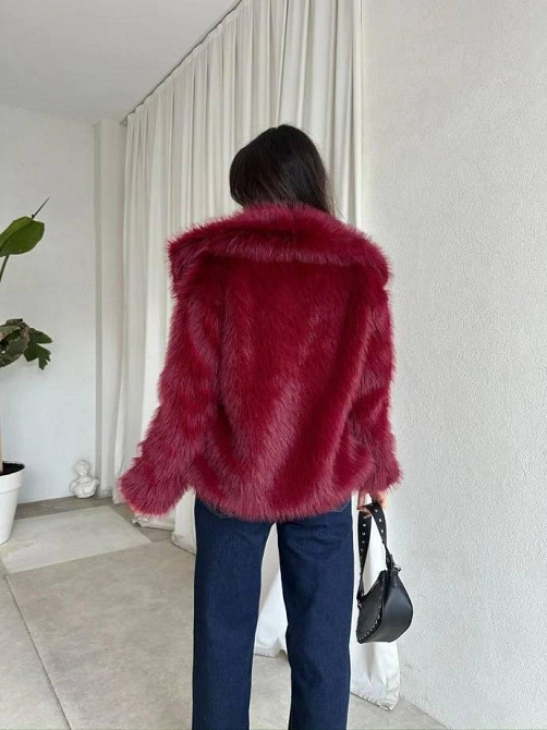 Женская стильная короткая шуба с большим воротником искусственный мех Бордовый, 44 Одесса - изображение 3