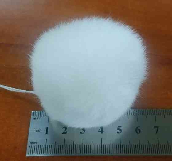 Помпоны из натурального меха Rex на нитке 6 -7 см Белый Харьков