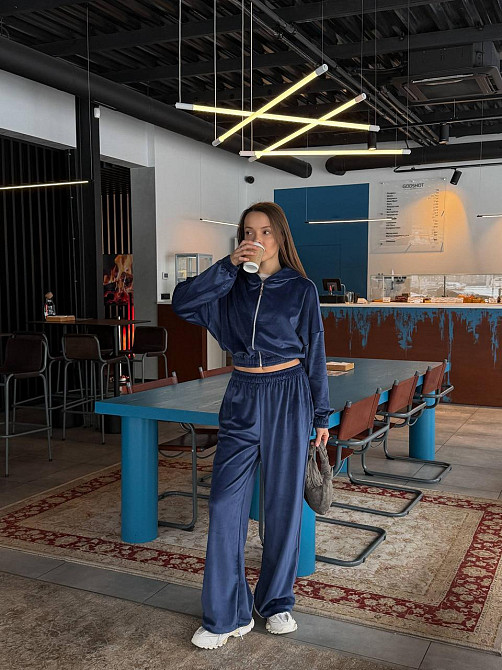 Женский повседневный велюровый костюм двойка: кофта и штаны плотный турецкий велюр Синий, 42/46 Одесса - изображение 10