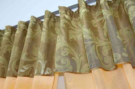 Кухонные шторы VR-Textil № 073к с ламбрекеном и подхватами персиковый с золотистым 270х170 см (52-0194) Киев