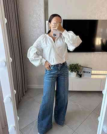 Жіноча сучасна вишиванка з білою вишивкою бавовна Одеса