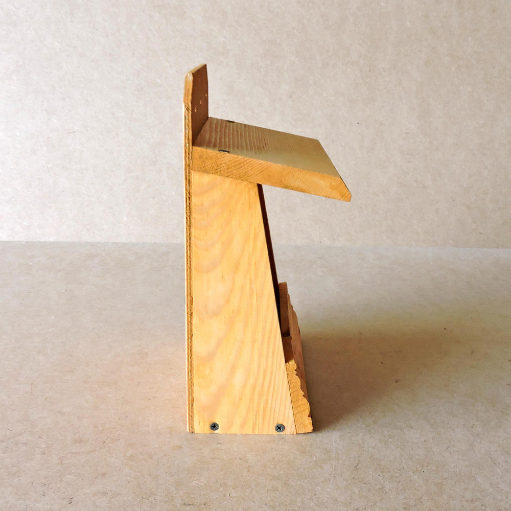 Кормушка садовая для птиц 